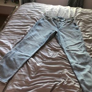 light wash mom jeans